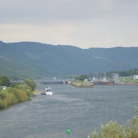 Holiday home Comfortable In Rachtigeifel Near Lake *