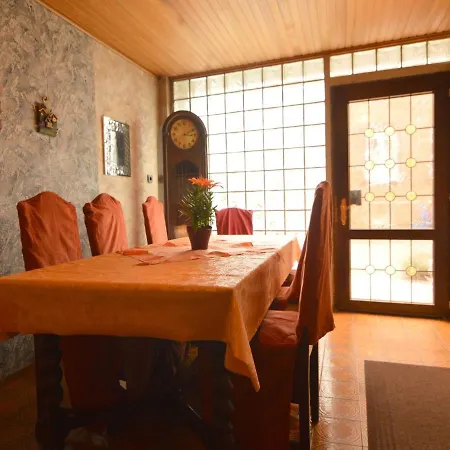 Comfortable In Rachtigeifel Near Lake Zeltingen-Rachtig